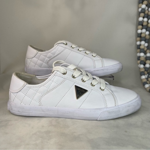 GUESS women's sneakers Logo detailing Low-top cut Lace-up design White Size 7.5 - Picture 3 of 11